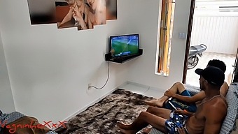 Satisfied With A Parody Of Click And Pleasure, We Watched One More Game But Everything Settled In One Click And A Lot Of Cock In Her Ass Until Squirt Cum Vagninho, Vivi Capetinha, And Couple Ogro
